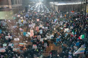 crowds protest during the 2026 January Minneapolis General Strike